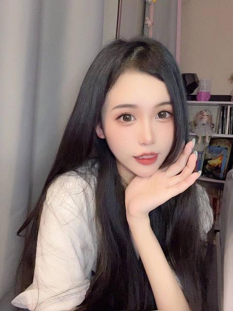 动漫美女被捏胸