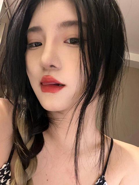 六年级的小姑娘